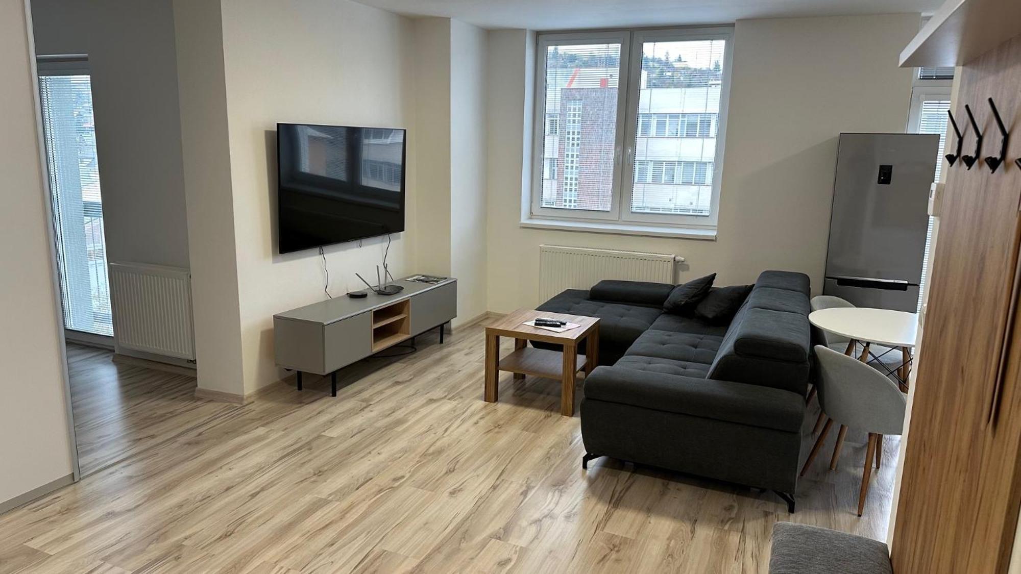 2 Room Apartment With Balcony Липтовски-Микулаш Экстерьер фото