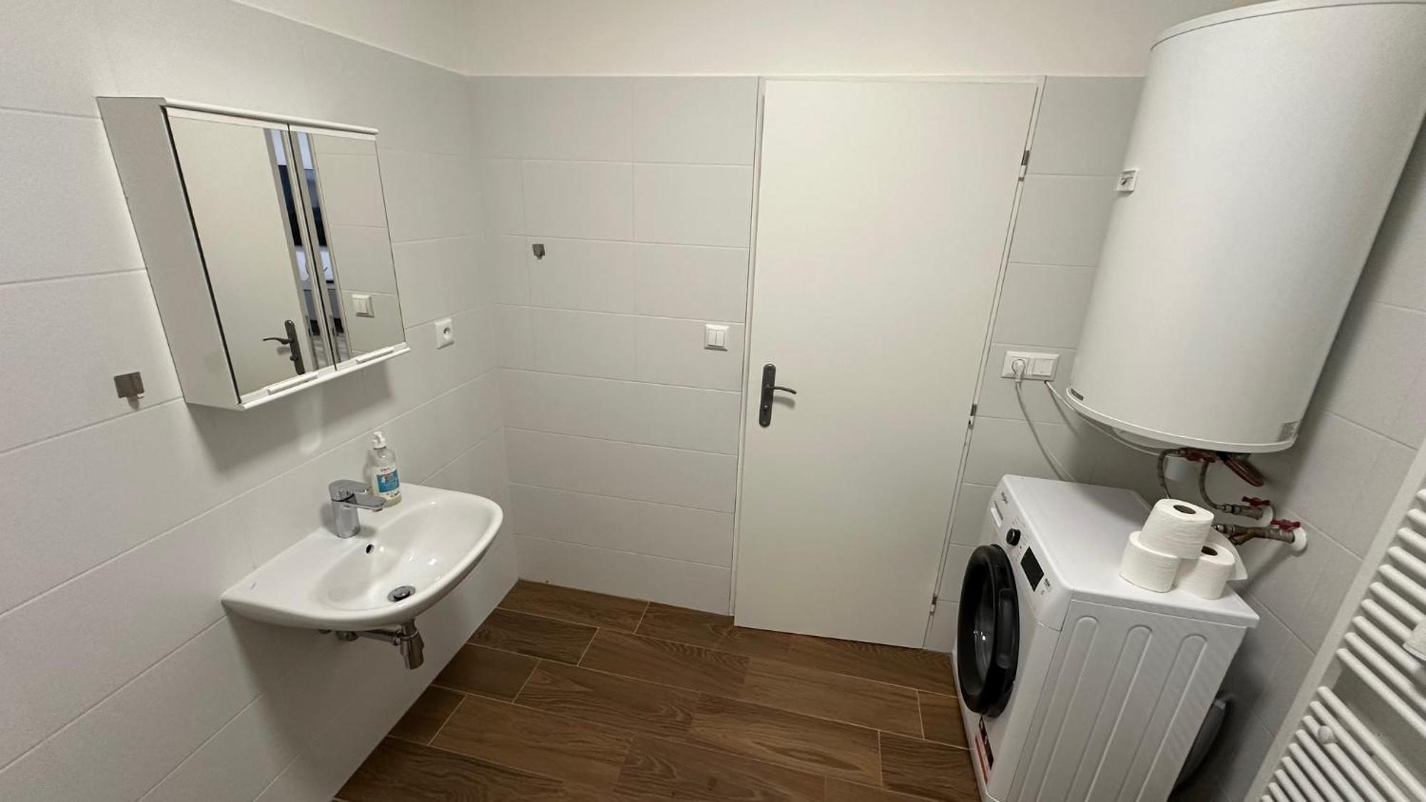 2 Room Apartment With Balcony Липтовски-Микулаш Экстерьер фото